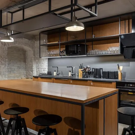 Готель Gertrude Self Check-in 4*