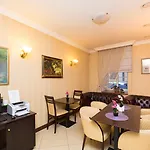 Gertrude Self Check-in Hotel 4*