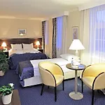 Gertrude Self Check-in Hotel