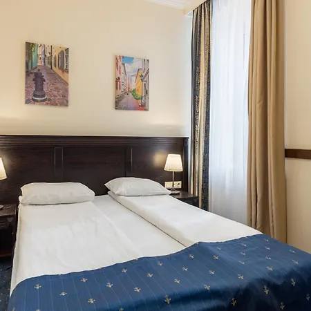 מלון Gertrude Self Check-in 4*