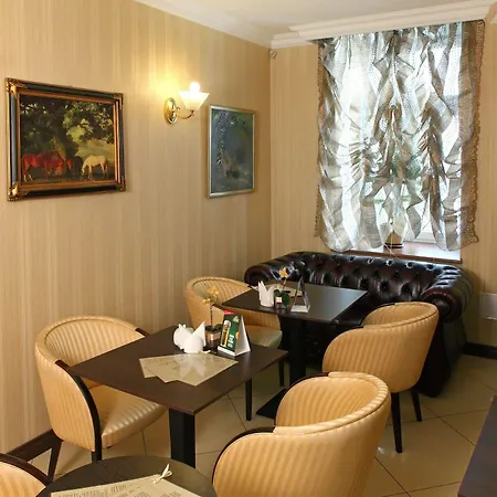 Отель Gertrude Self Check-in 4*