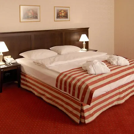 Gertrude Self Check-in 4* Рига