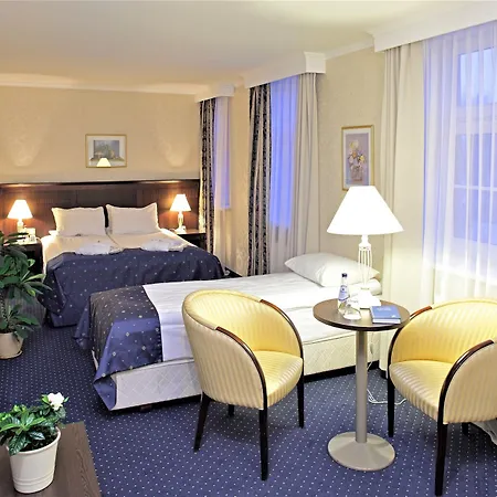 Gertrude Self Check-in Hotell